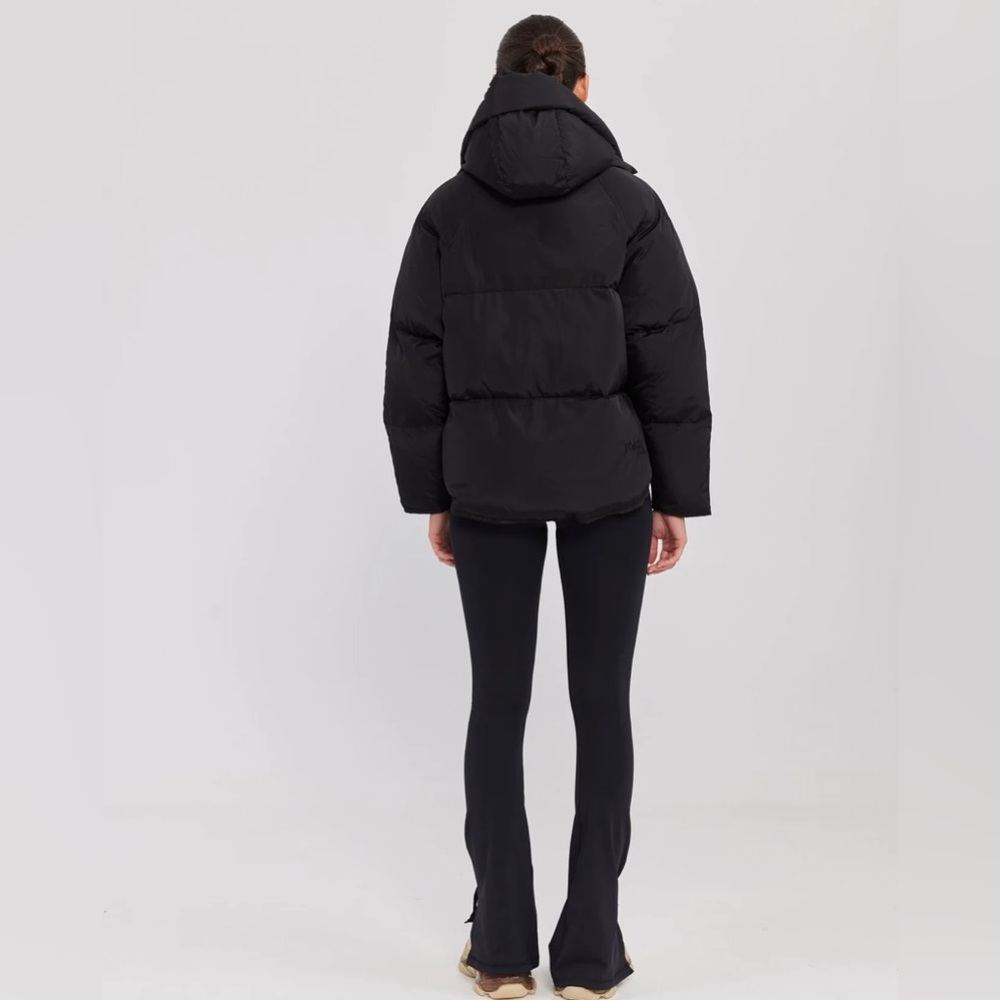 NWT Revolve Toast Society Pluto Puffer Jacket - Picture 7 of 13